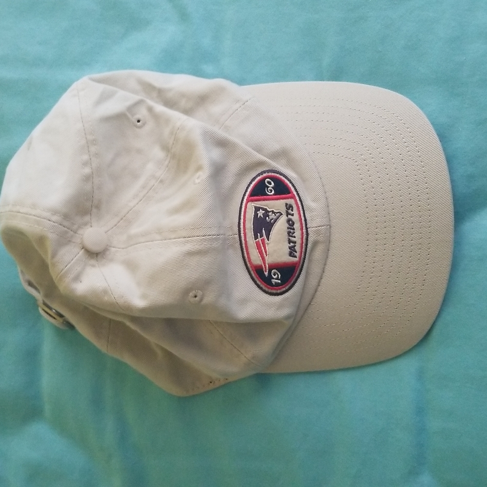 NWT 2001 NFL New England Patriots Hat - one size fits all - collectible